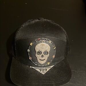 Kamel Black Skull Cap